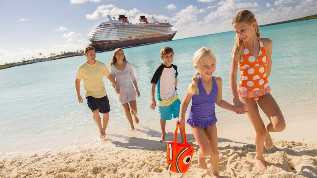 Disney-cruisesl-family-beach