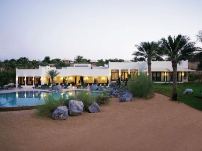 al-maha-desert-resort-at-dusk