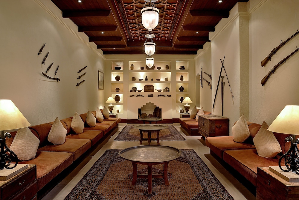 al-maha-desert-resort-lounge
