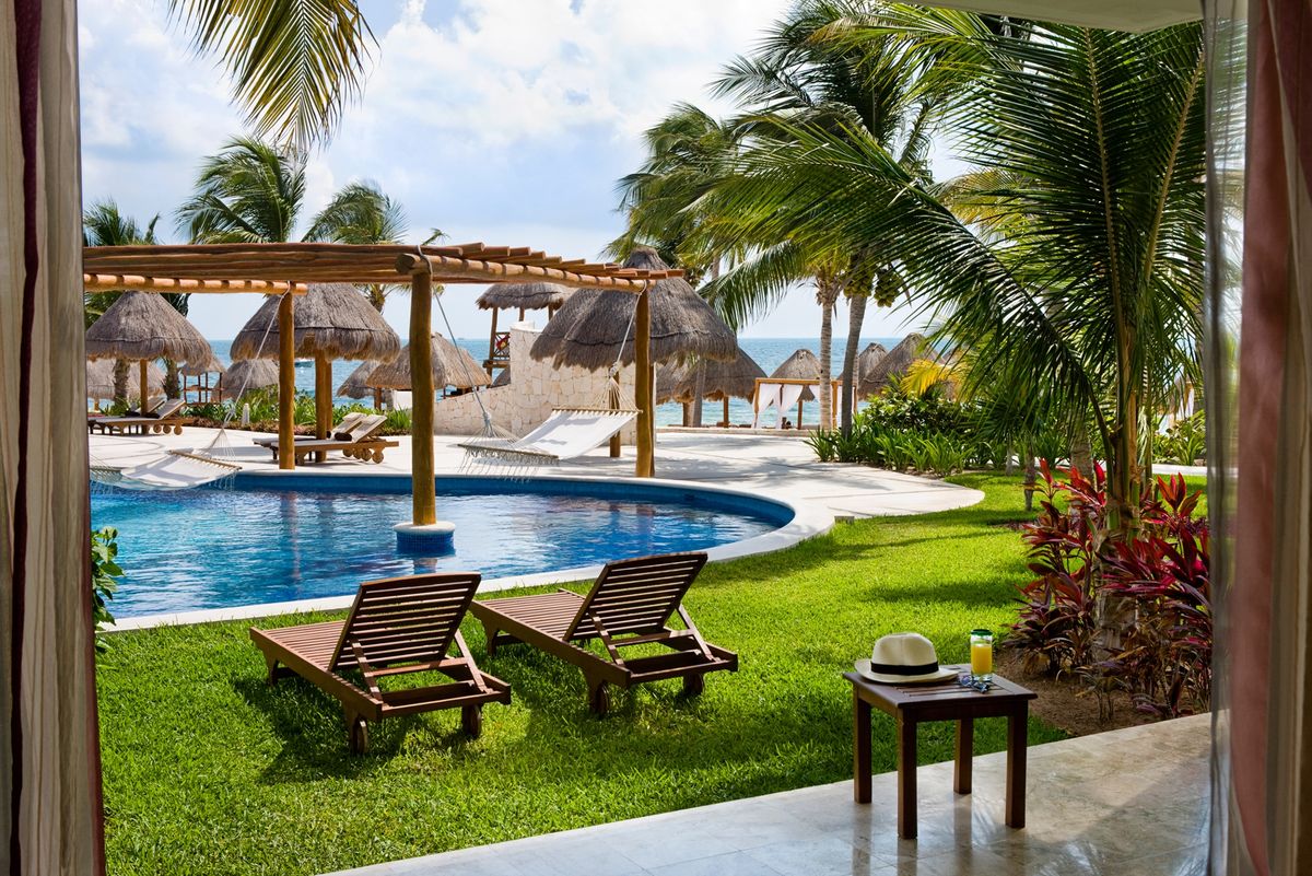 Excellence-playa-mujeres-Club_Swim-Up-Suite_Terrace