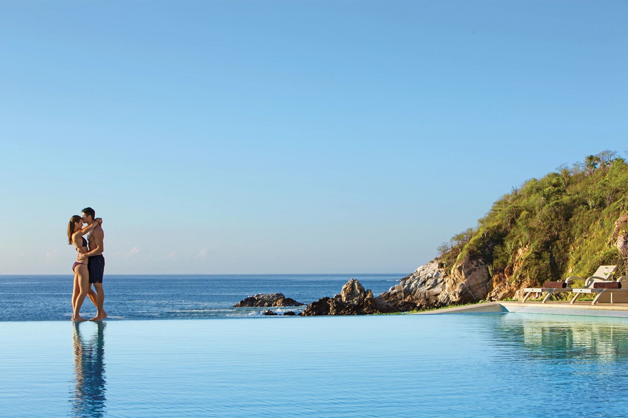 Secrets-Huatulco-Resort-Spa-InfinityPool