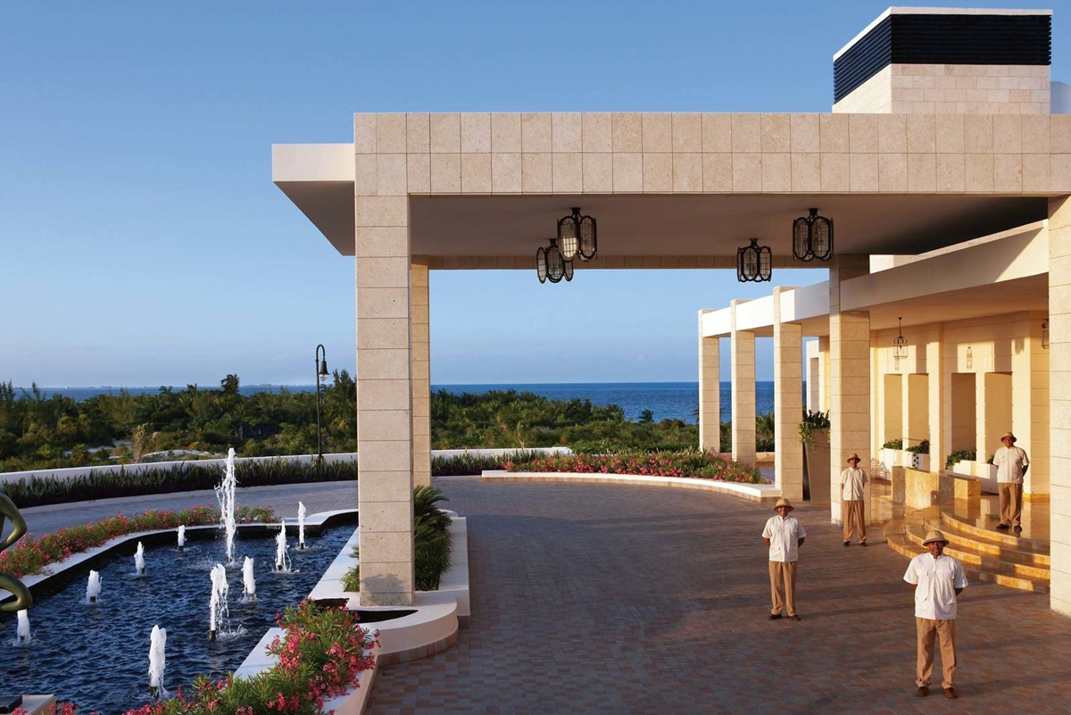 excellence-playa-mujeres-entrance