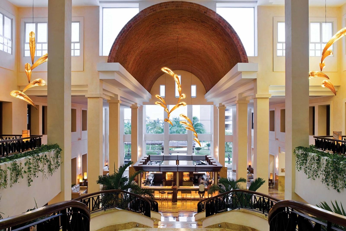 excellence-playa-mujeres-lobby
