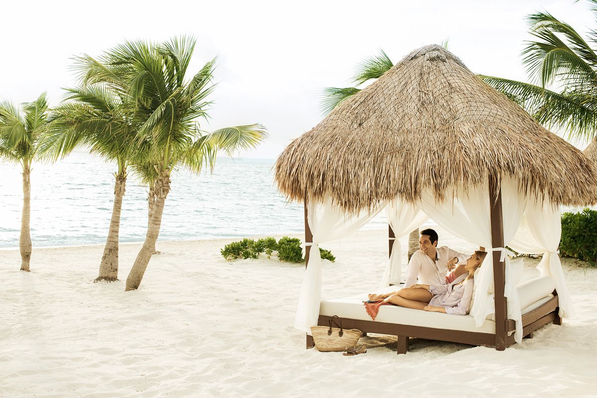 excellence-playa-mujeres-romance