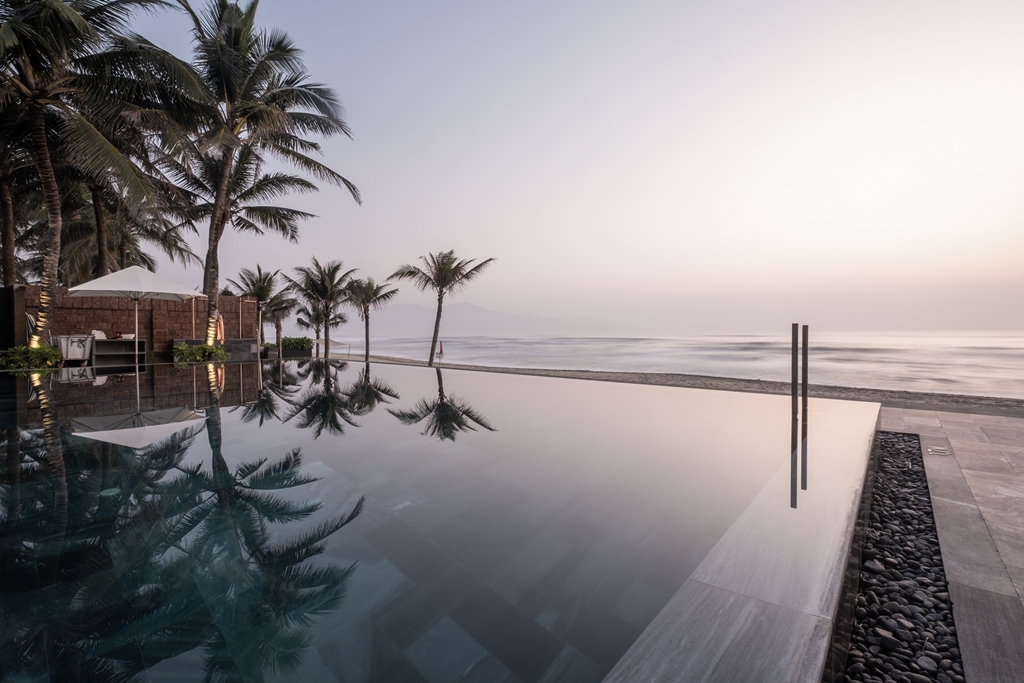 TIA-Wellness-Resort-Pool-and-Oceanview