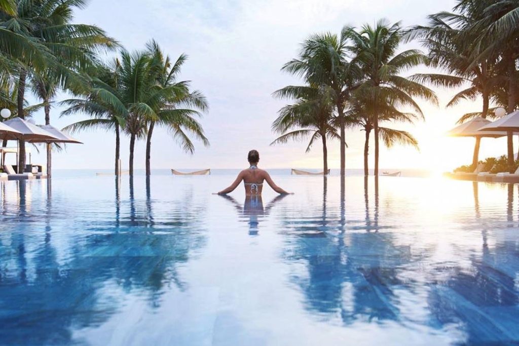 TIA-Wellness-Resort-Relaxing-Pool